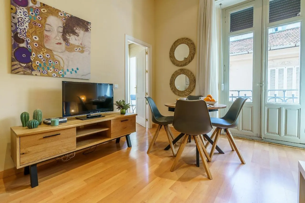 Bright Two-Bedroom Apartment In The Historic Center Màlaga