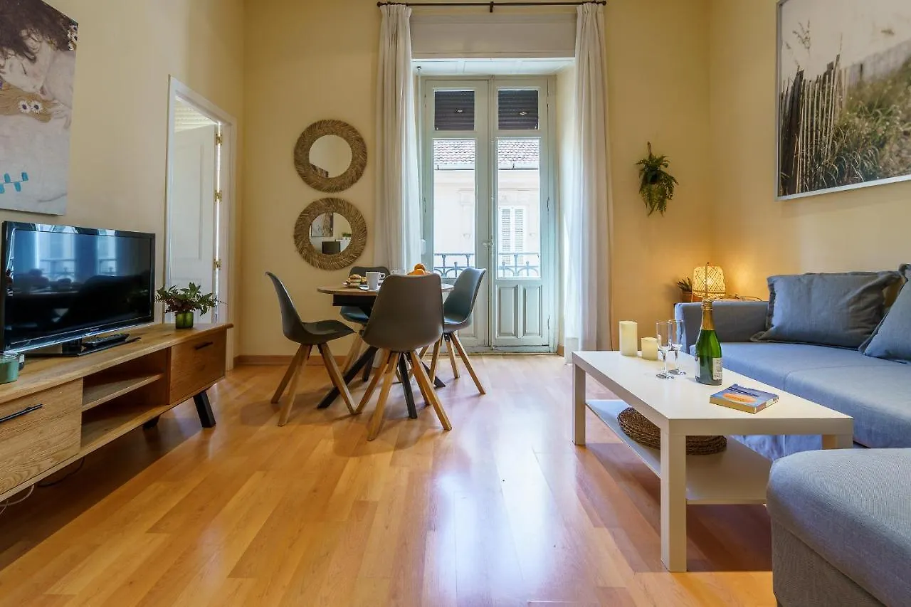 Bright Two-Bedroom Apartment In The Historic Center Màlaga