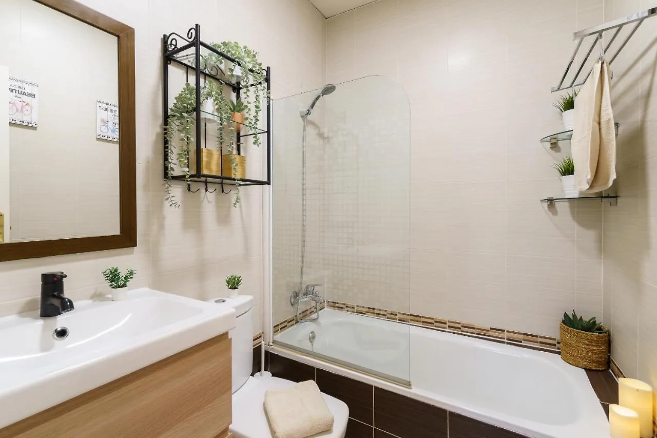Bright Two-Bedroom Apartment In The Historic Center Màlaga