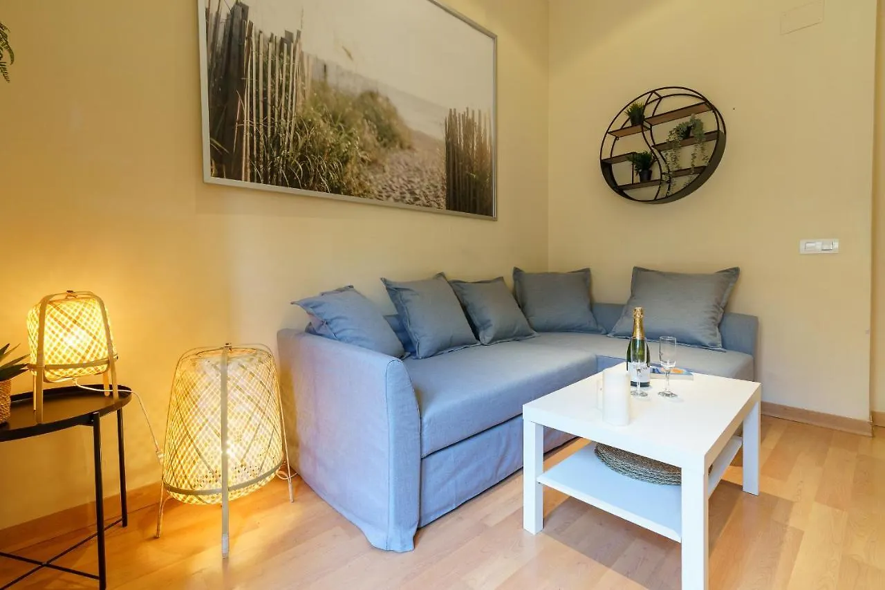 Bright Two-Bedroom Apartment In The Historic Center Màlaga