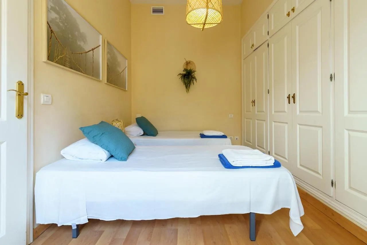 Bright Two-Bedroom Apartment In The Historic Center Màlaga