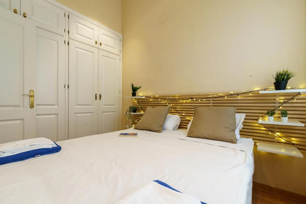 Bright Two-Bedroom Apartment In The Historic Center Màlaga 0*,  Španělsko